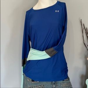 Under Armour heat gear long-sleeved top. Size large. Bundle & Save!